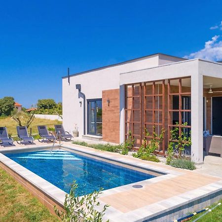 Villa Lily Galižana Kültér fotó